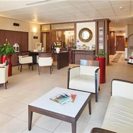 Apartment Scenic Le Meditarranee- Studio 4 People Garden Level