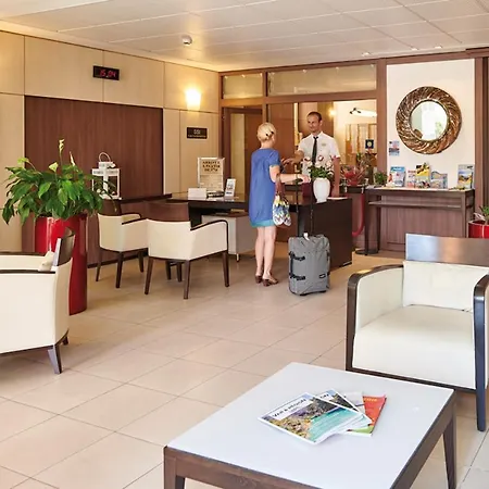 Scenic Le Meditarranee- Studio 4 People Garden Level Apartment Saint-Raphael (Var)